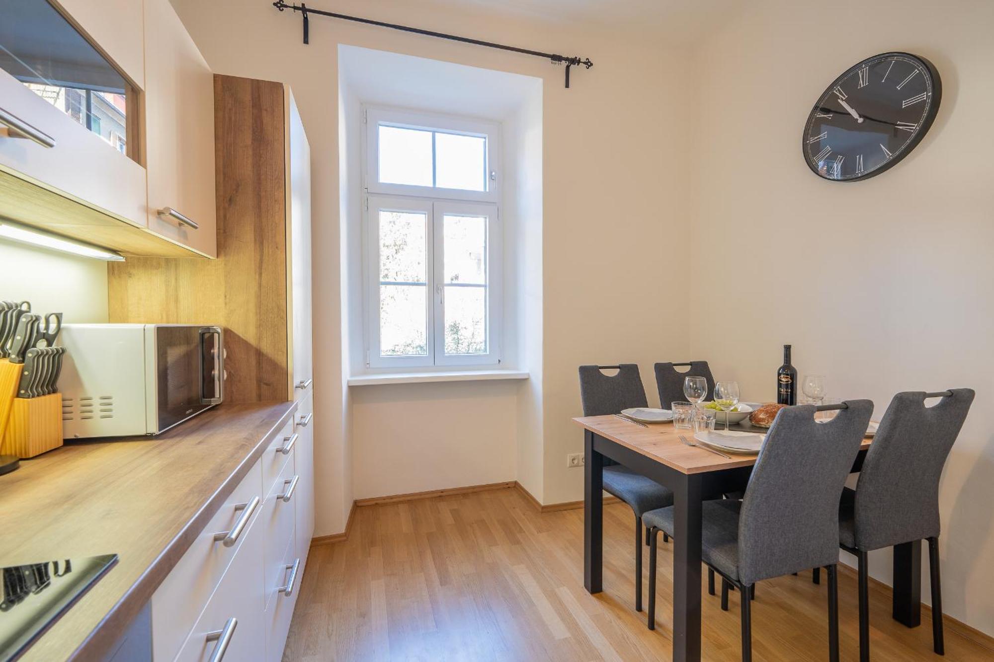 M&O Apartment, Zentral In Innenstadt-& Bahnhofsnaehe - Parkgarage グラーツ エクステリア 写真